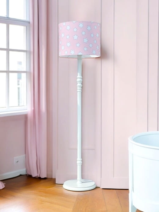 różowa lampa podłogowa do pokoju niemowlęcia