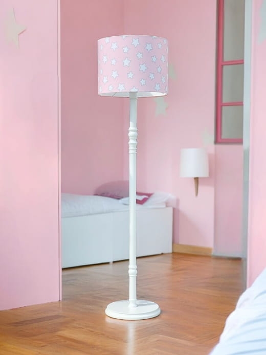 lampa podłogowa biała z różowym kloszem w gwiazdki dla dziewczynki