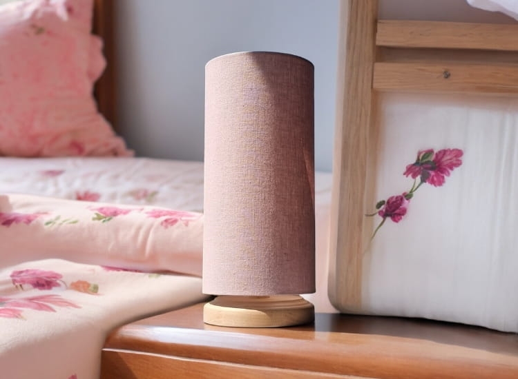 lampka nocna lniana różowa w stylu retro