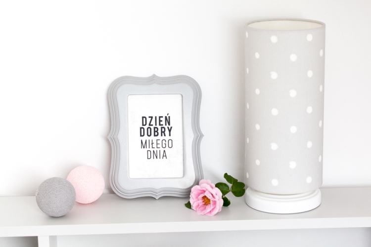 lampka nocna szara w białe kropki dla dzieci
