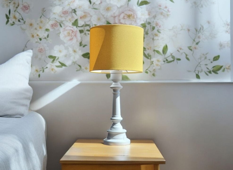 lampa stołowa żółta do sypialni