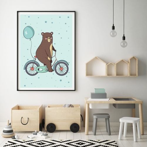Plakat dla dzieci "Miś Rower" – uroczy plakat z misiem na rowerze w miętowej kolorystyce, dekoracja do pokoju malucha