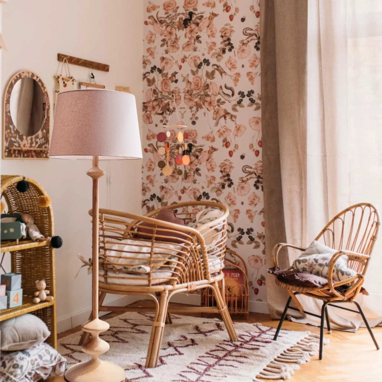 lampa podłogowa drewniana do pokoju w stylu boho dla dziecka