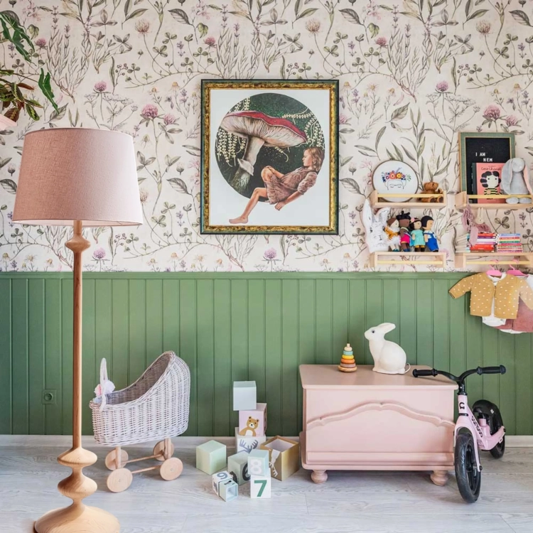 lampa podłogowa drewniana do pokoju w stylu boho dla dziecka