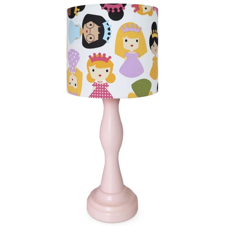 lampka nocna "Princess Dreams" dla dziewczynki, pastelowa lampka z księżniczkami, lampka na komodę z motywem księżniczek, lampa dziecięca z drewnianą podstawą, abażur z księżniczkami