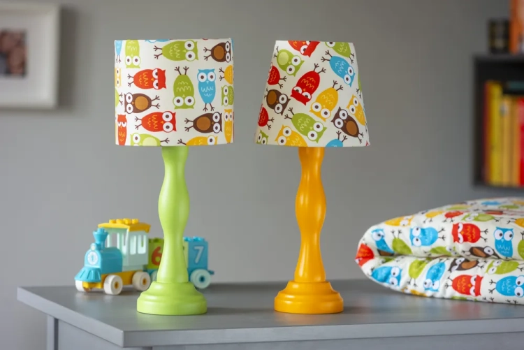 lampka nocna Owl Fun, kolorowa lampka z sowami, lampka dla dzieci, lampka nocna na komodę