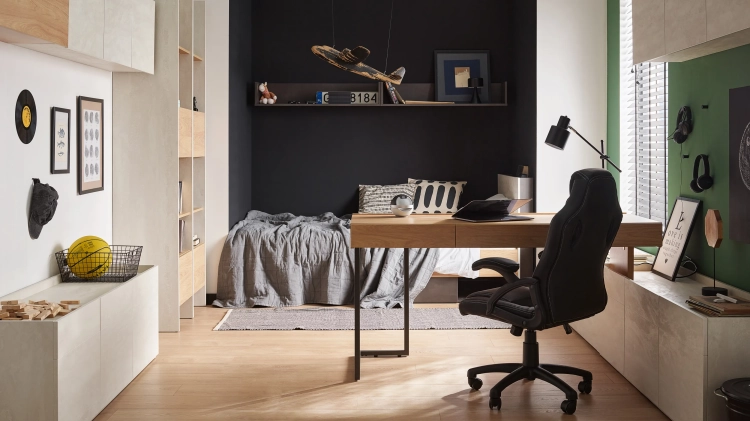 Nowoczesne biurko z zabudową Teen Flex 1 w kolorze silk flou i hikora naturalna, zestaw z półkami, szufladami i oświetleniem LED, idealny do pokoju młodzieżowego dla nastolatka.