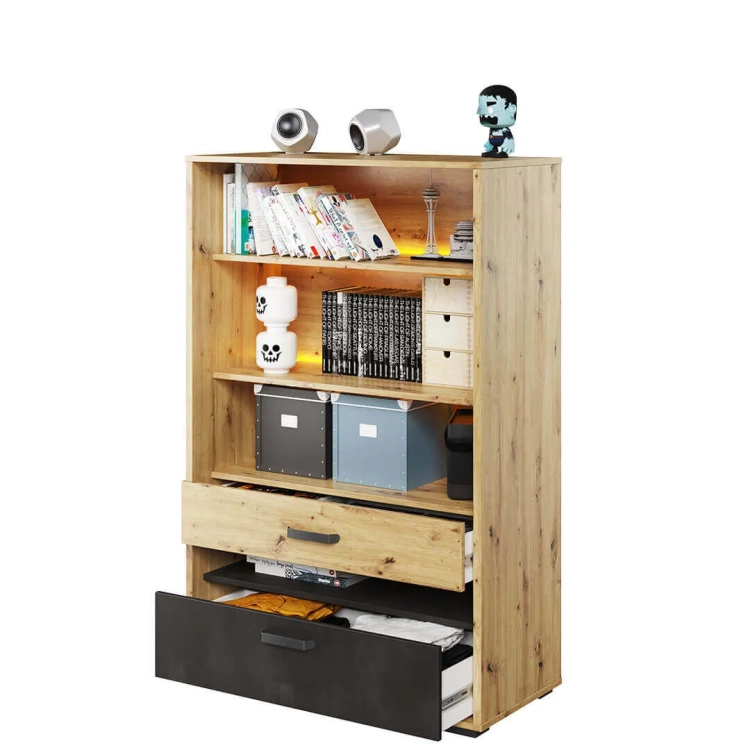Regał szeroki Qubic QB-06 z 3 półkami, 2 szufladami i oświetleniem LED, w kolorach dąb artisan, silk flou i surowa stal – idealny do pokoju młodzieżowego lub salonu.