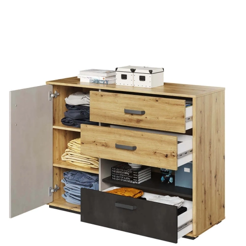Komoda Qubic QB-07 z 3 szufladami, szafką i wnęką, w kolorach dąb artisan, silk flou i surowa stal – nowoczesny mebel do pokoju młodzieżowego lub salonu.
