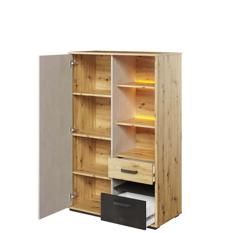 Komoda/Szafka wysoka Qubic QB-05 z 4 półkami, 2 szufladami i oświetleniem LED, w kolorach dąb artisan, silk flou i surowa stal – idealna do pokoju młodzieżowego lub biura.