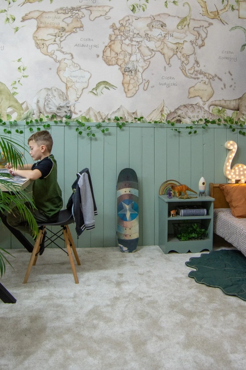 tapeta mapa świata dinozaury beżowa, mural edukacyjny z dinozaurami, tapeta geograficzna dla dzieci, tapeta prehistoryczna do pokoju dziecka, tapeta dinozaury vintage