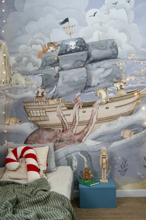 tapeta pirate story niebieska, mural statek piracki, tapeta marynistyczna dla dzieci, tapeta piraci na oceanie, tapeta pokój przygodowy