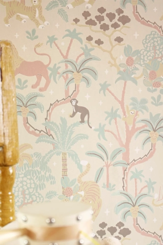 tapeta jungle glow sandy beige mural, mural świecący w ciemności, tapeta beżowa z gwiazdkami, tapeta skandynawska dla dzieci, tapeta dżungla świecąca w nocy