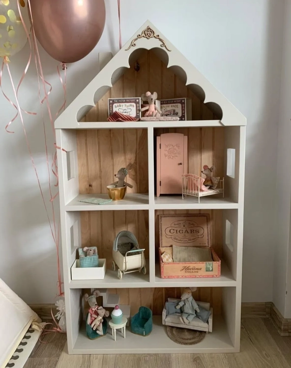prezent na dzień dziecka dla dziewczynki, domek drewniany dla lalek w stylu retro
