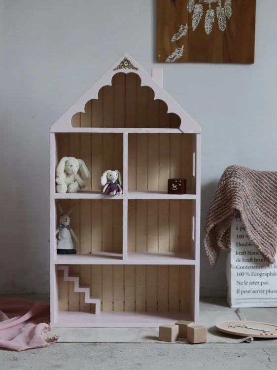 prezent na dzień dziecka dla dziewczynki, domek drewniany dla lalek w stylu retro