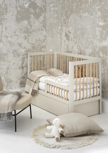 łóżeczko beżowe szampańskie Pinio Pure 120x60 cm, elegancki styl art déco, meble dziecięce premium