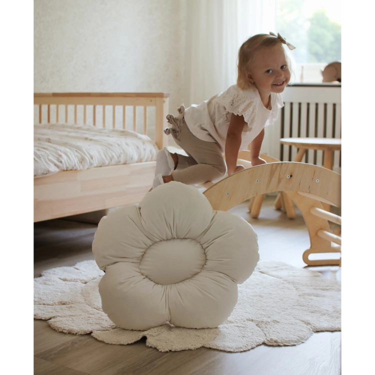 dywan dziecięcy Gabrielle okrągły 110 cm, 100% bawełna, naturalny écru, z wykończeniem w płatki, prany w pralce, certyfikat OEKO-TEX