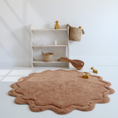 dywan dziecięcy okrągły karmelowy bawełniany 110 cm styl boho naturalny do pokoju dziewczynki lub chłopca