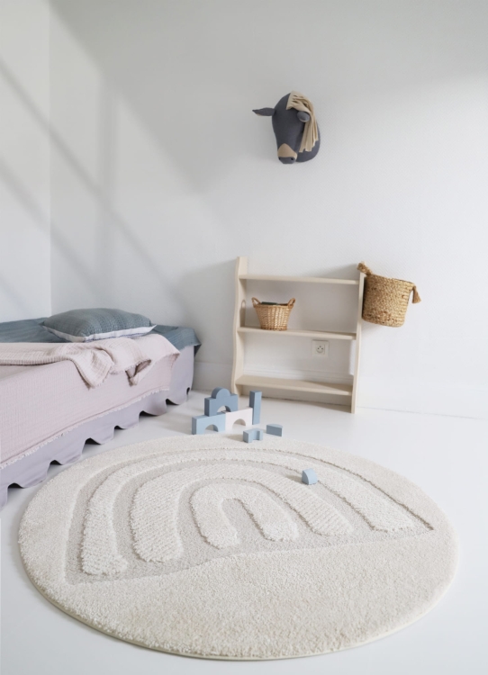 dywan okrągły kremowy pluszowy wytłoczona tęcza 120 cm do pokoju dziecka boho