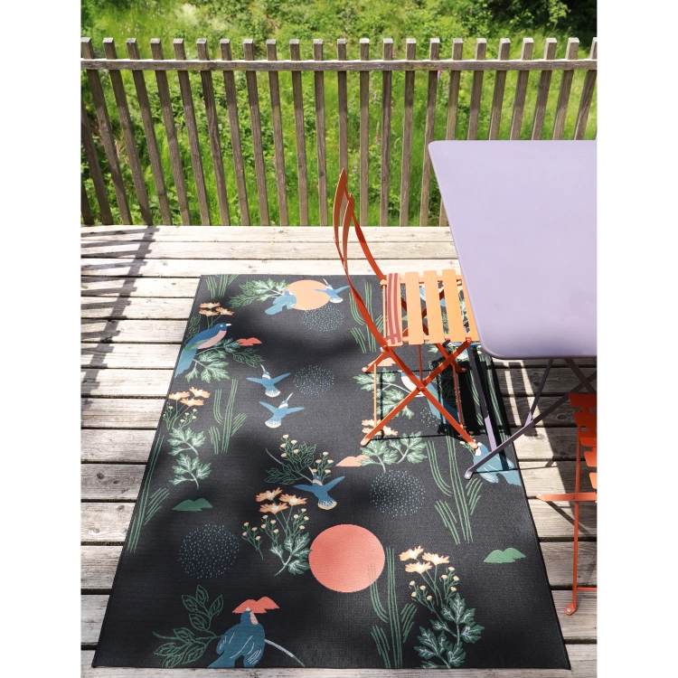 dywan czarny z kolorowym wzorem 123x180 cm do pokoju dziecięcego lub na taras, styl artystyczny i nowoczesny