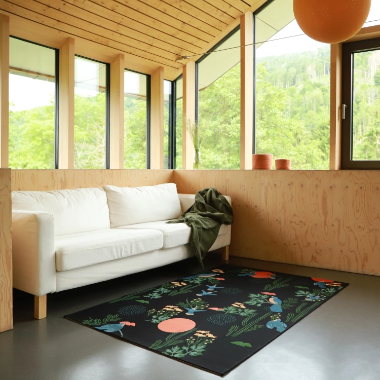 dywan czarny z geometrycznym kolorowym wzorem 140x200 cm, do pokoju dziecka, salonu lub na taras, styl artystyczny nowoczesny