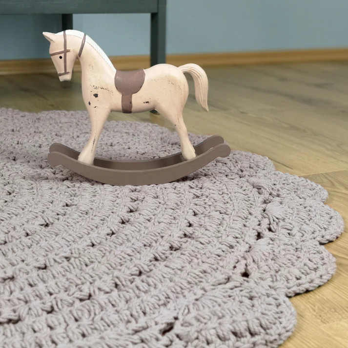dywan dziecięcy Alma Linen szydełkowany 120 cm, bawełniany w kolorze szarego lnu, ręcznie wykonany, miękki dywan naturalny do pokoju dziecka