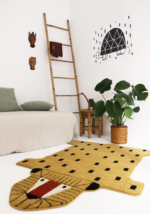 dywan dziecięcy LOTTAH z motywem lwa w kolorach mango, czerni i pomarańczu, 100x150 cm, idealny do pokoju chłopca i dziewczynki