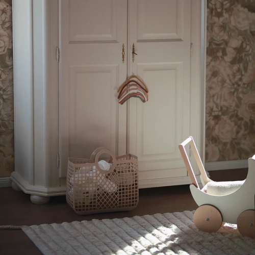 dywan prostokątny bawełniany ecru z pudrowym różem rozmiar 100x150 cm dla dziewczynki w stylu boho