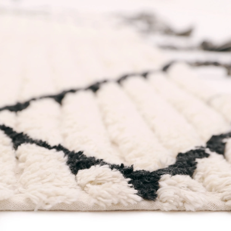 dywan dziecięcy prostokątny 100x150 cm z naturalnej bawełny, kolor czarny i ecru, styl boho, dla chłopca i dziewczynki, antypoślizgowy, pranie w pralce