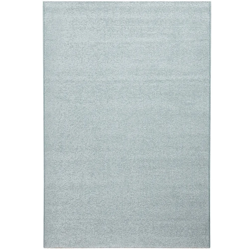 dywan dziecięcy Bella Sky 120x170 cm w kolorze pastelowego błękitu, gładki, miękki i trwały, idealny do pokoju chłopca lub dziewczynki