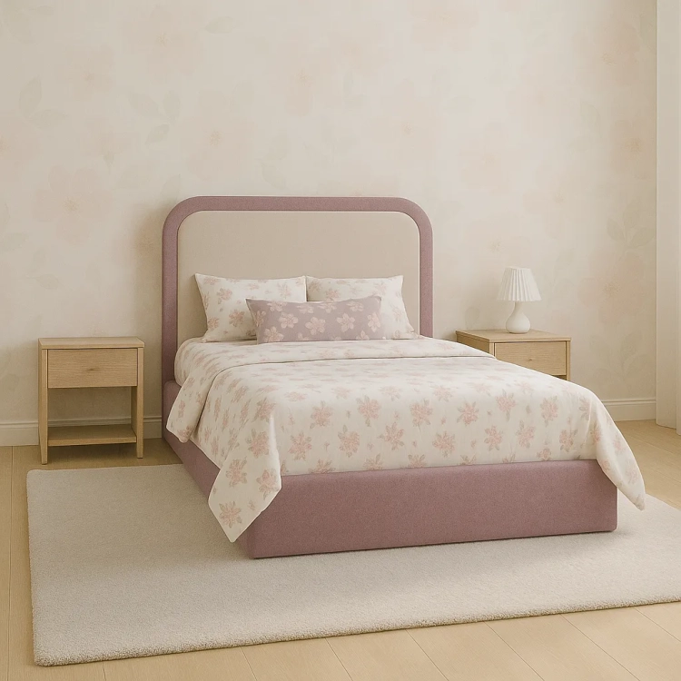 łóżko tapicerowane dusty rose z wysokim zagłówkiem i lamówką, pastelowe łóżko dla dziewczynki w stylu minimalistycznym, kremowo-różowe rozmiar 120x200 oraz 140x200