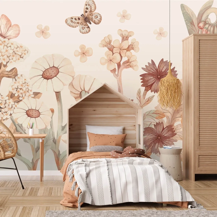tapeta dziecięca boho z dużymi kwiatami w odcieniach beżu, pudru i bordo, do pokoju dziewczynki