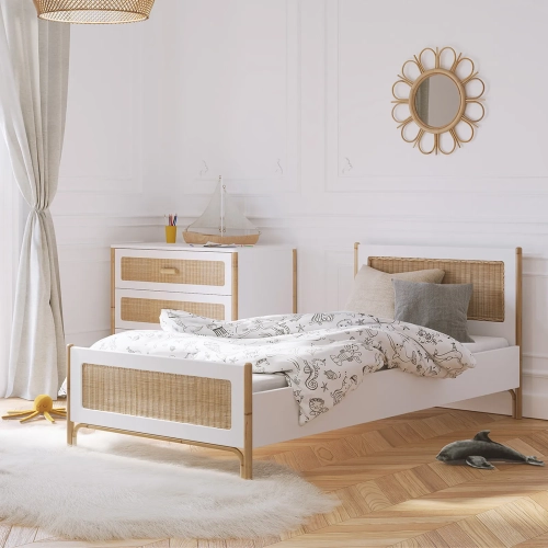 łóżko białe z rattanem Océania Neige 90x200 cm w stylu boho premium do pokoju nastolatki