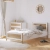 łóżko białe z rattanem Océania Neige 90x200 cm w stylu boho premium do pokoju nastolatki