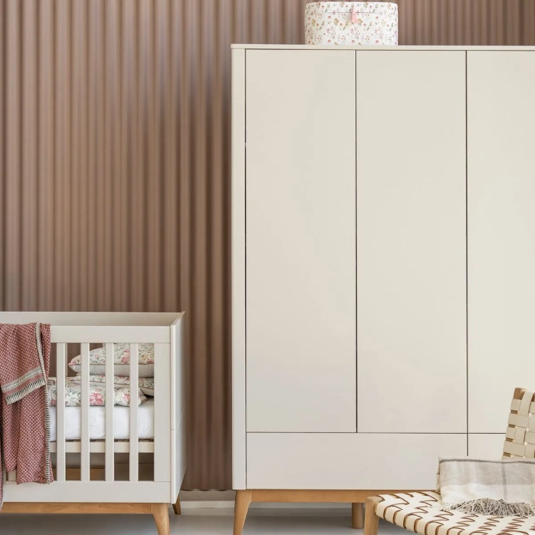 minimalistyczna szafa dziecięca w stylu skandynawskim – Pinio kaszmir