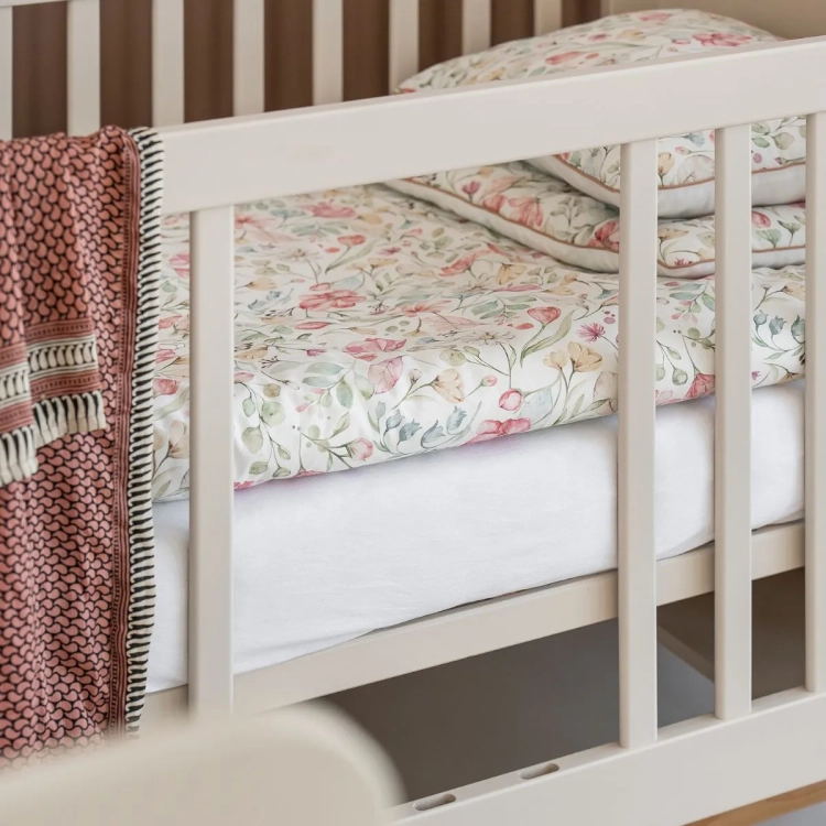 łóżeczko  kaszmirowe 140x70 z możliwością przekształcenia w tapczanik