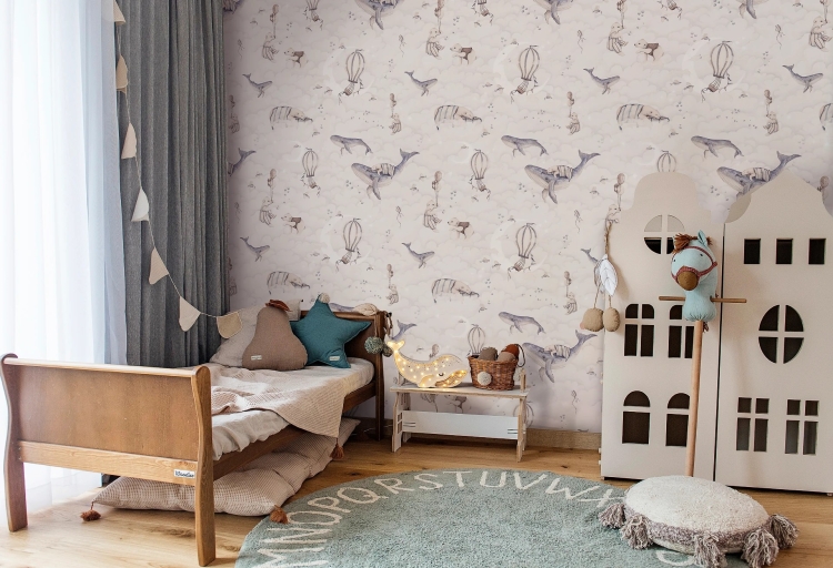 Tapeta DREAMY OCEAN z misiami i wielorybami na tle chmur, błękitna