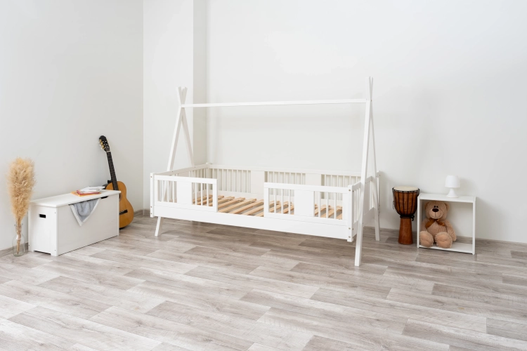 minimalistyczne łóżko tipi white do pokoju chłopca