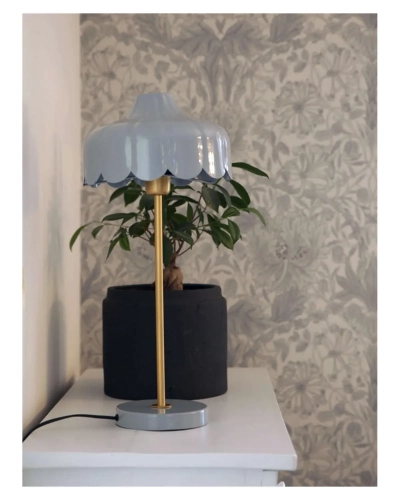 niebieska-lampa-wells-aranzacja.webp