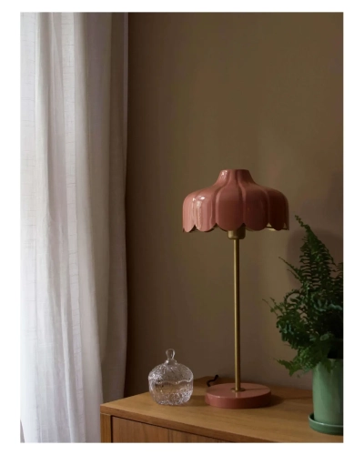 rozowa-lampa-wells-aranzacja.webp