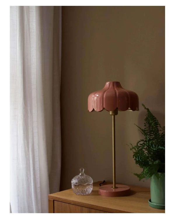 rozowa-lampa-wells-aranzacja.webp