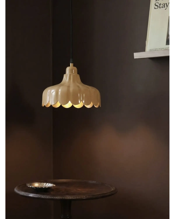 mala-zolta-lampa-wells-aranzacja.webp