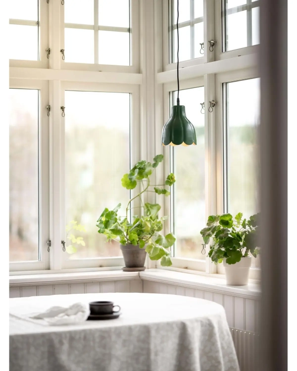zielona-lampa-wiszaca-tulippa-aranzacja.webp