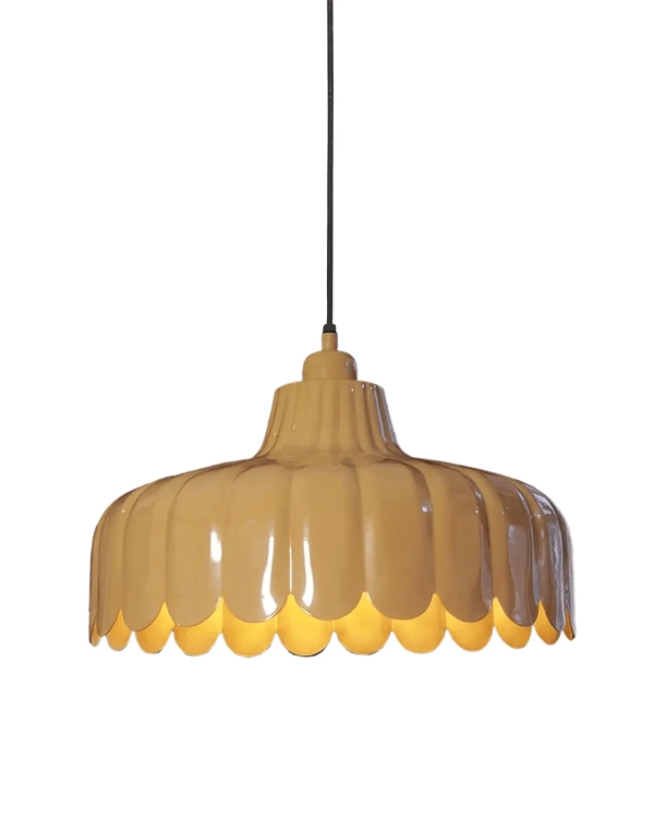zolta-lampa-wells-falowany-klosz.webp