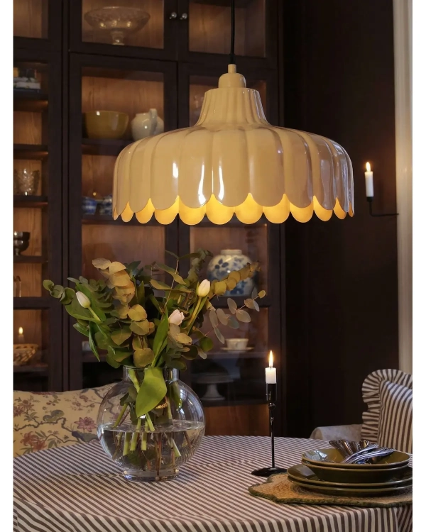 zolta-lampa-wells-retro-aranzacja.webp