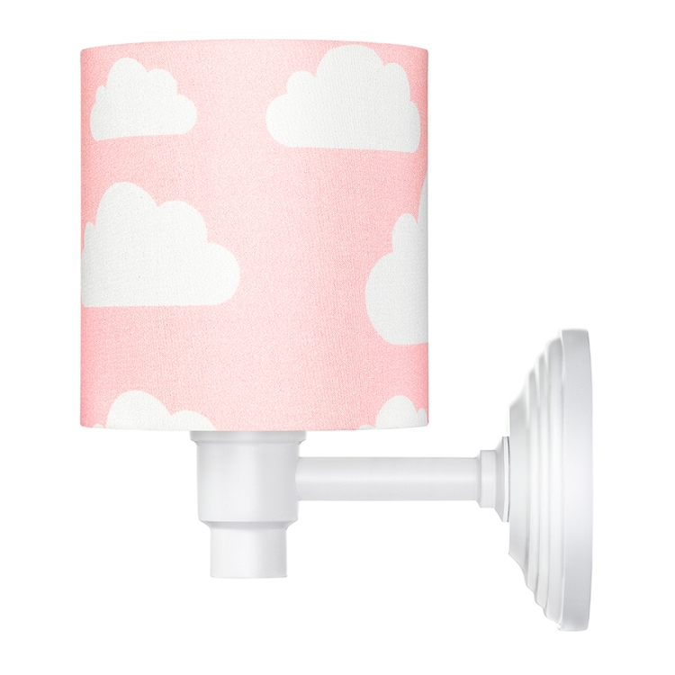 Kinkiet różowy w chmurki Pink Clouds – urocza lampka nocna ścienna dla dziewczynki, idealna do pokoju dziecięcego, przedszkola, żłobka. Wykonana z bawełny i drewna bukowego.