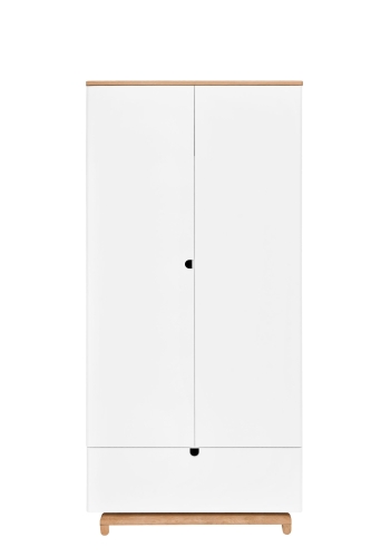 Nomi_wardrobe_01