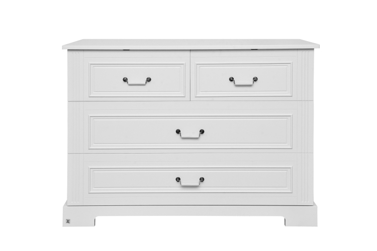 Komoda 4-szufladowa Ines Elegant White z frezowanymi frontami i porcelanowymi uchwytami w kolorze złamanej bieli