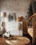 Lampa podłogowa Velvet Cream – elegancka drewniana lampa z kremowym aksamitnym abażurem. Idealna do każdego wnętrza w stylu glamour, retro, boho lub hampton.