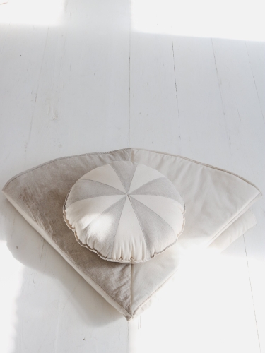 Creamcircuscandycushion